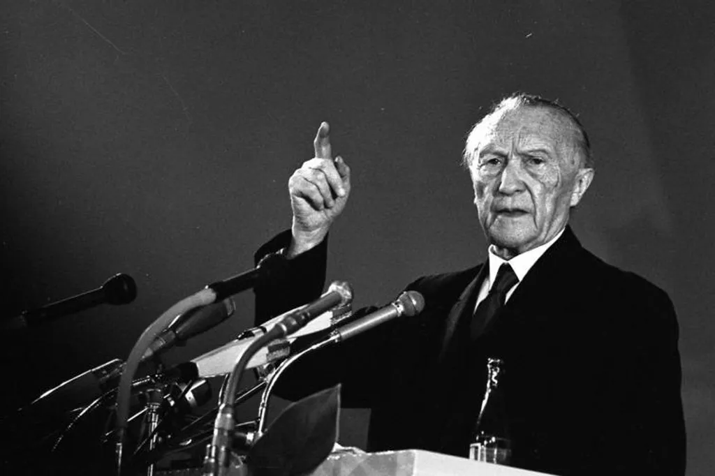 Auf dem Bundesparteitag 1965 in Düsseldorf, Bundesarchiv, B 145 Bild-F019973-0017 / Gerhard Heisler / CC-BY-SA 3.0